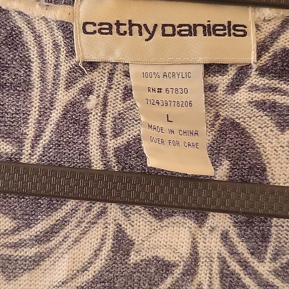 Top - Picture 2 of 2